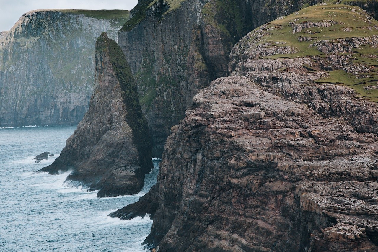   Geituskorardrangur, Vágar, Faroe Islands (ISO 200, 105 mm,  f /9, 1/100 s)  