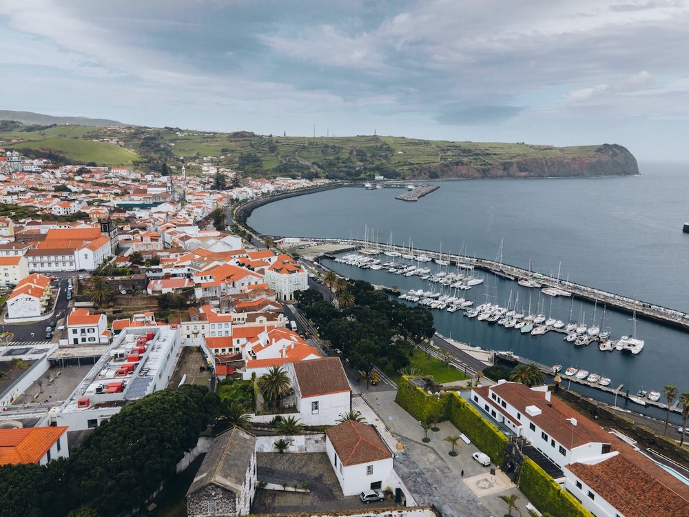   Horta, Faial, the Azores (ISO 100, 4.5 mm,  f /2.8, 1/30 s)  