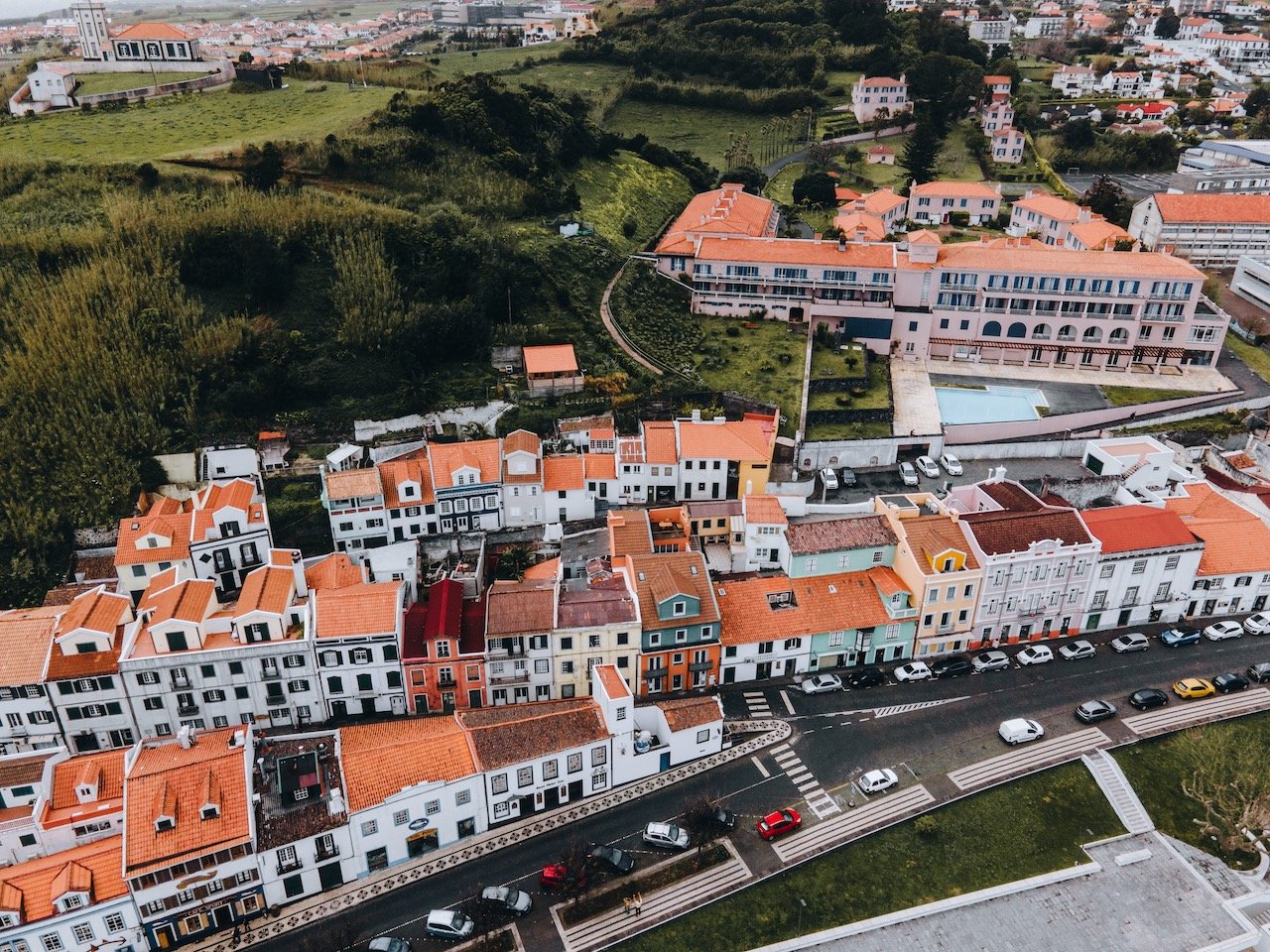   Horta, Faial, the Azores (ISO 100, 4.5 mm,  f /2.8, 1/40 s)  