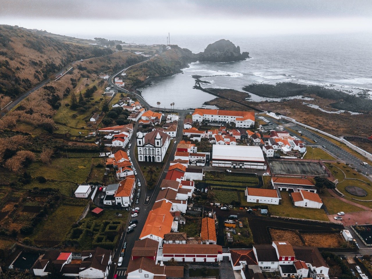   Lajes, Pico, the Azores (ISO 200, 4.5 mm,  f /2.8, 1/30 s)  