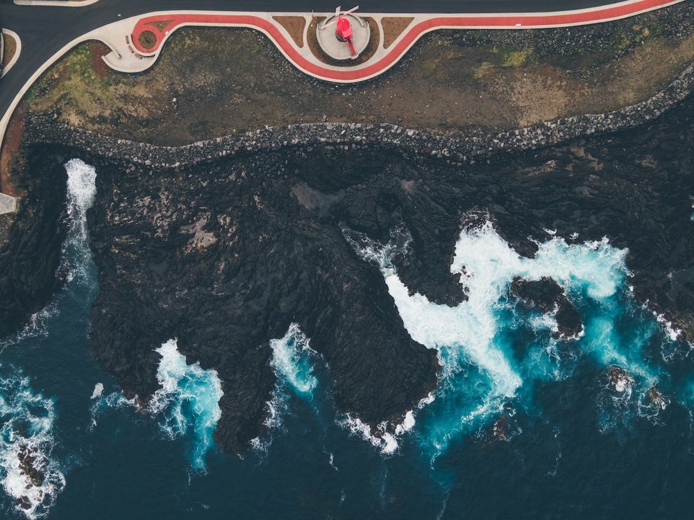   São Roque, Pico, the Azores (ISO 100, 4.5 mm,  f /2.8, 1/40 s)  