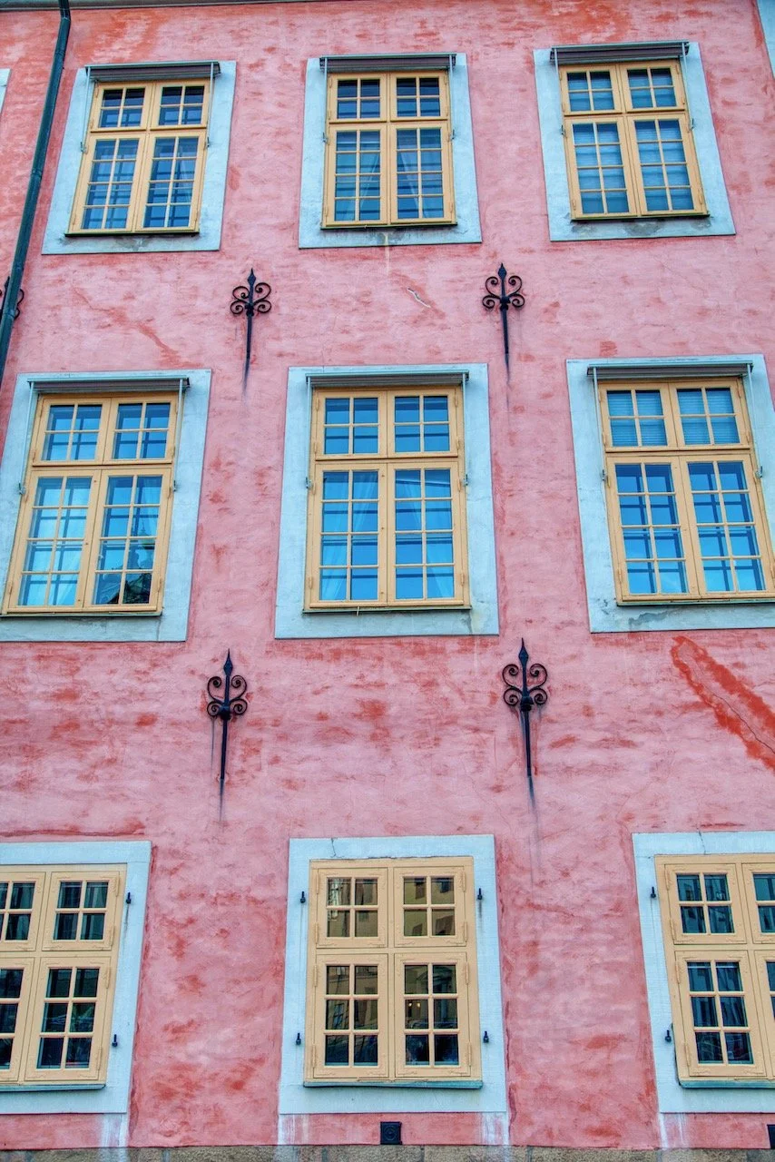   Stenbock Palace, Stockholm, Sweden (ISO 500, 24 mm,  f /5.6, 1/100 s)  