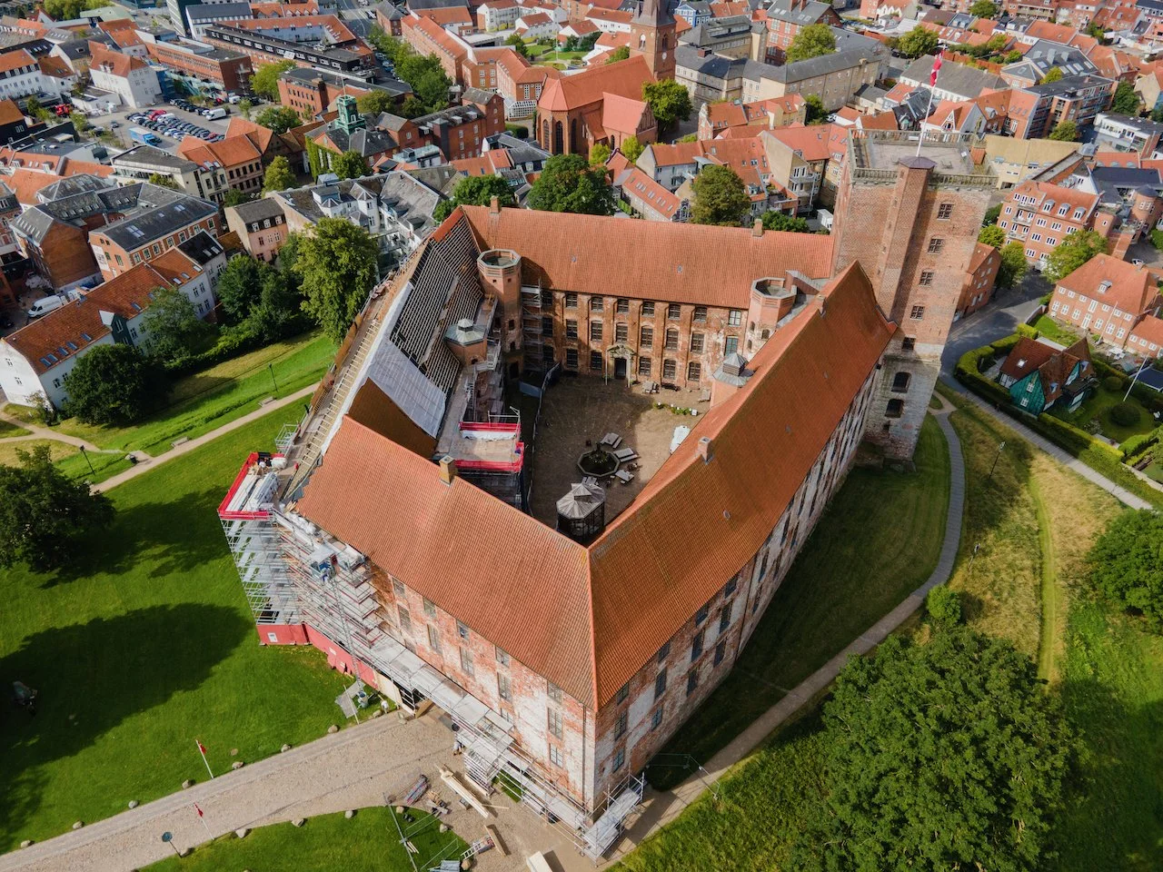   Koldinghus Castle, Denmark (ISO 100, 4.5 mm,  f /2.8, 1/40 s)  