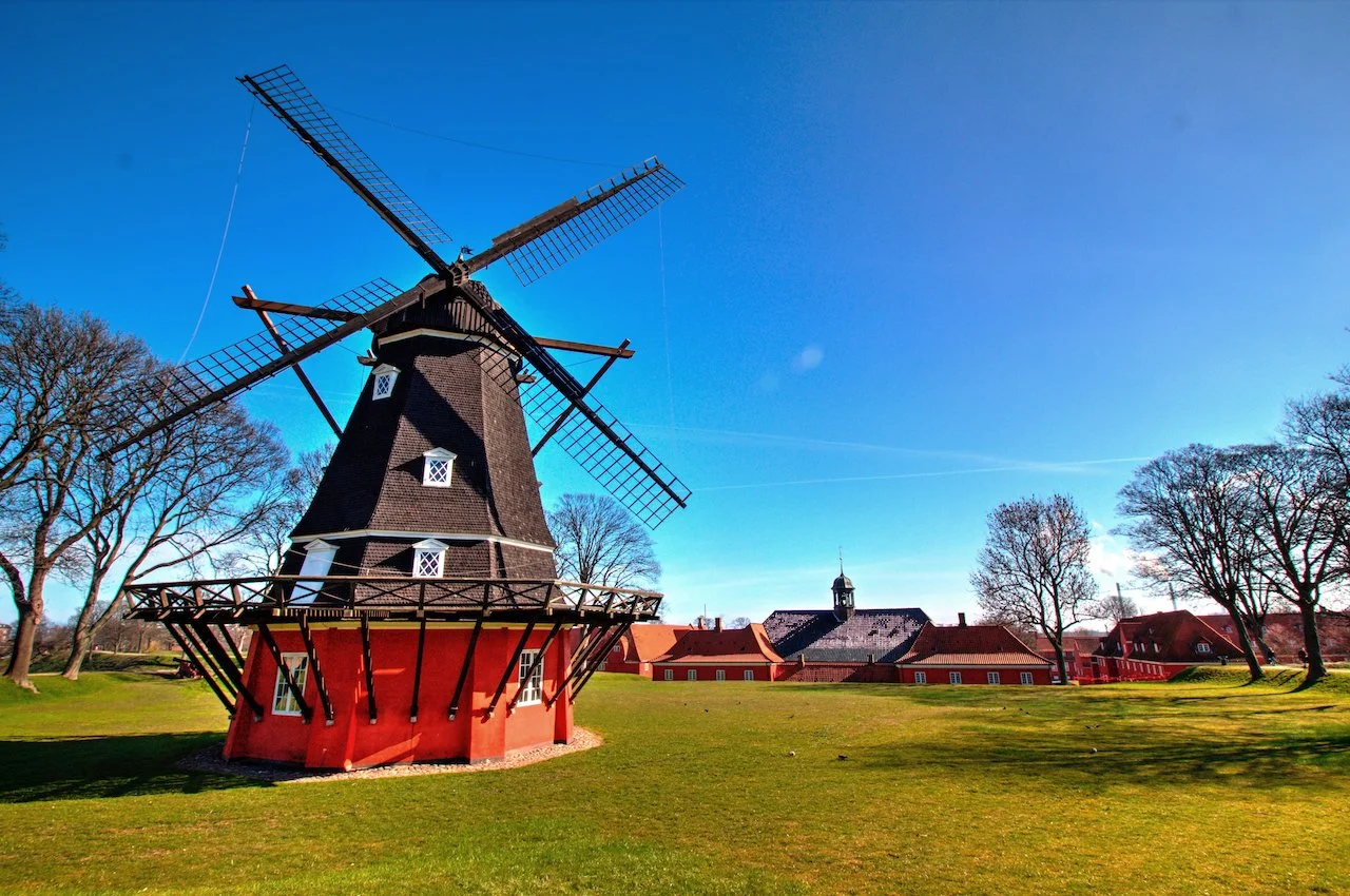   Kastellet, Copenhagen, Denmark (ISO 100, 24 mm,  f /11, 1/128 s)  