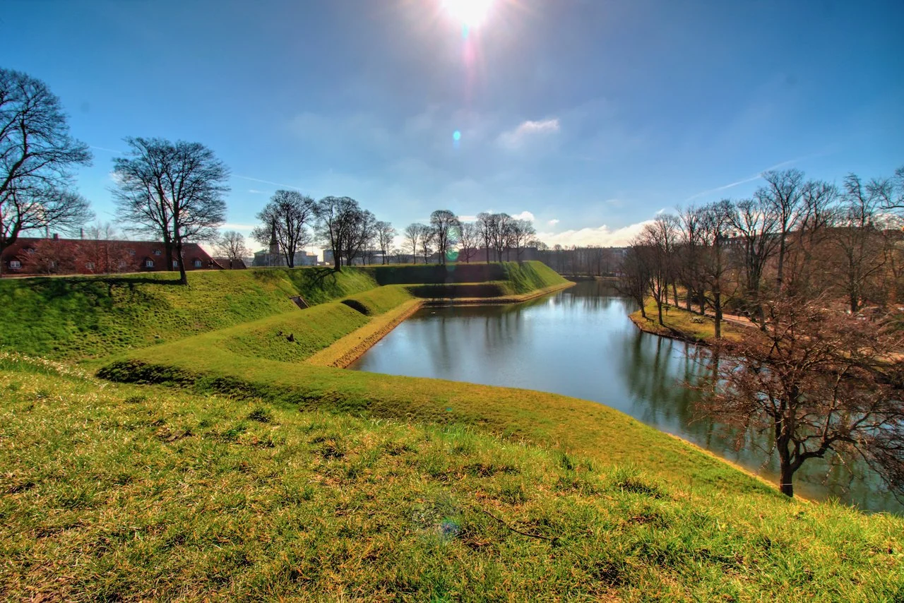   Kastellet, Copenhagen, Denmark (ISO 100, 24 mm,  f /11, 1/50 s)  