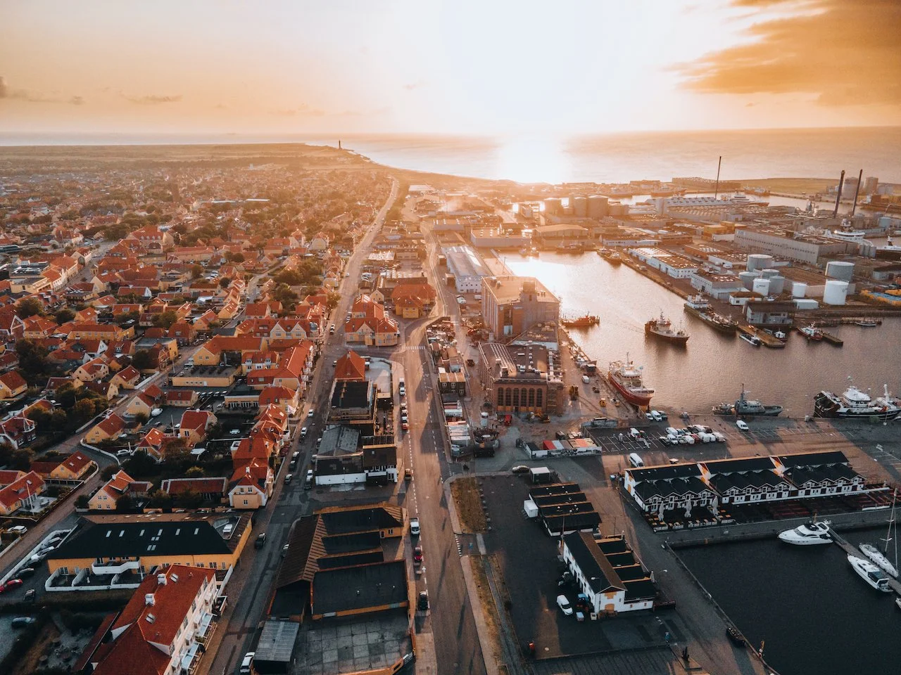 Skagen Harbor, Skagen, Denmark (ISO 200, 4.5 mm,  f /2.8, 1/50 s)