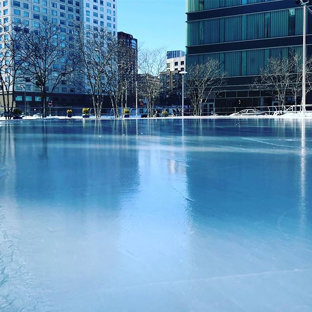 Our crew did a great job this weekend making sure our ice stayed in amazing shape. No hard packed crust snow piles here just a perfectly smooth skating rink! #iceskating #cambridge #iceskatingrink #skatekendall #kendallsquare @kendall_square