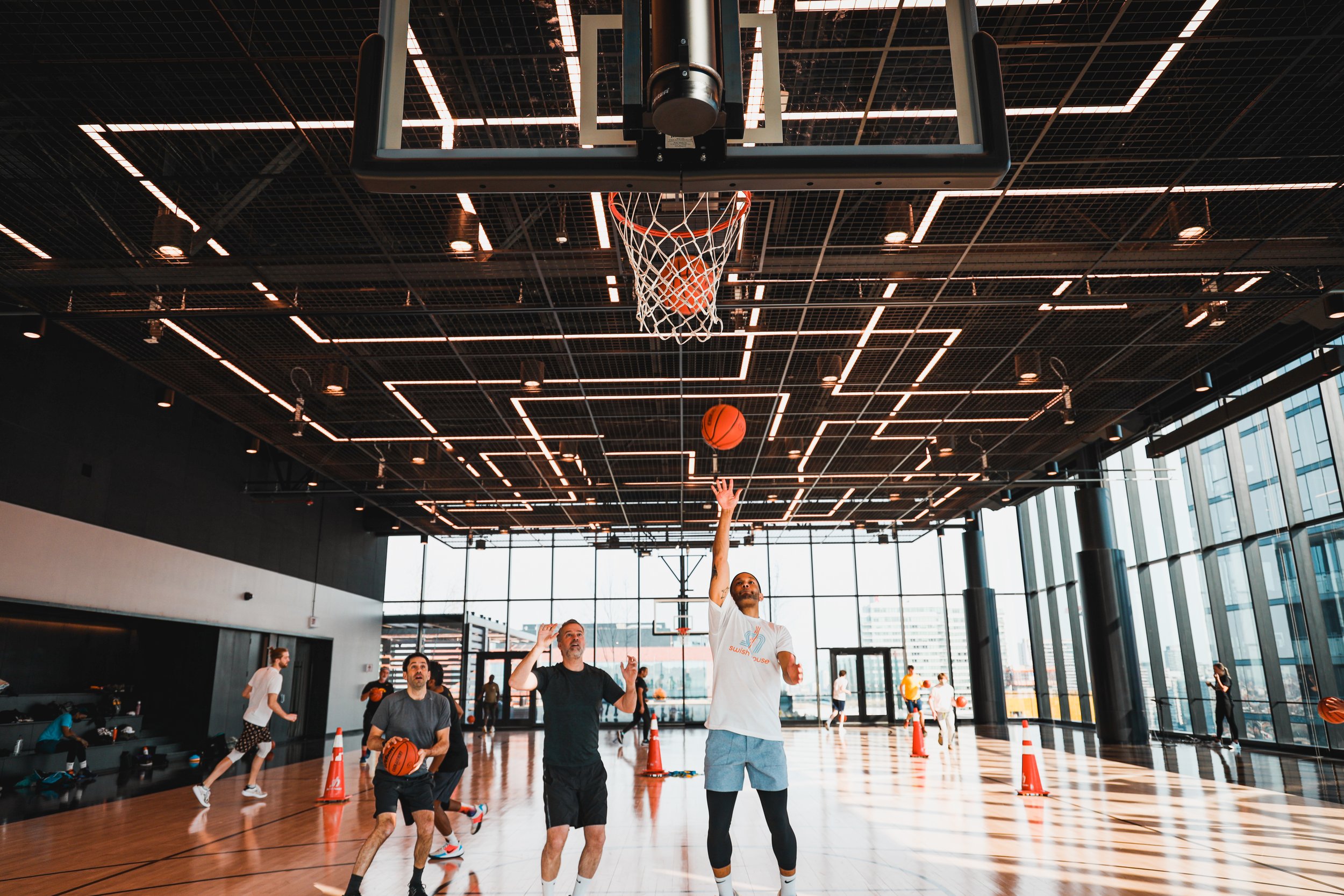 Play Pickup Basketball in New York City with IndoorHoops