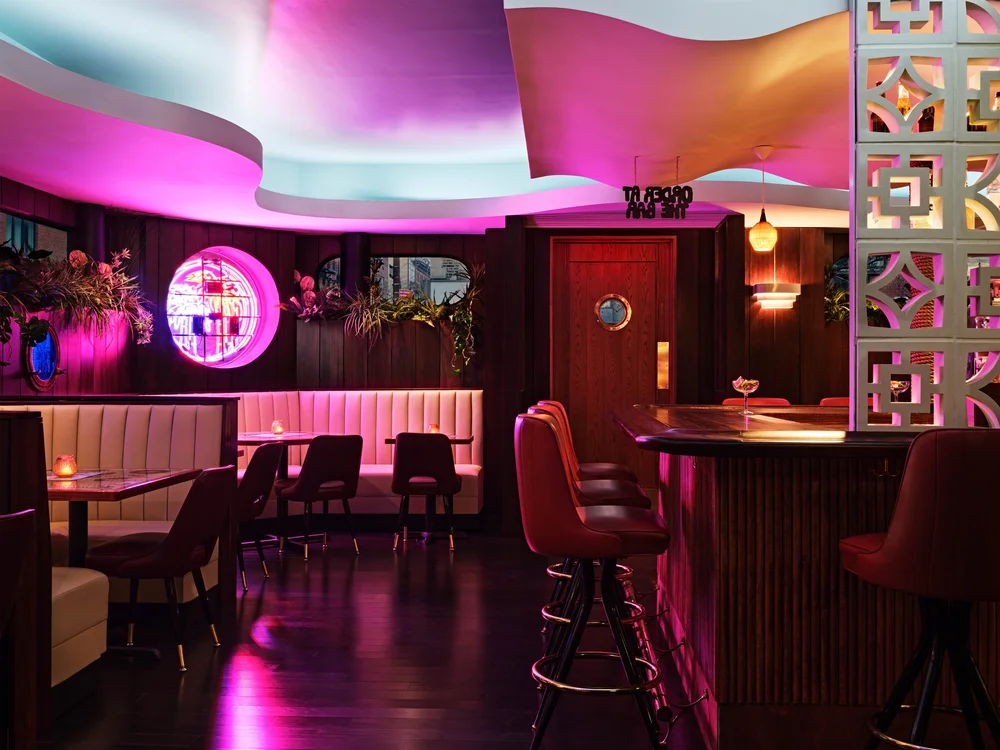 Bar photo 2