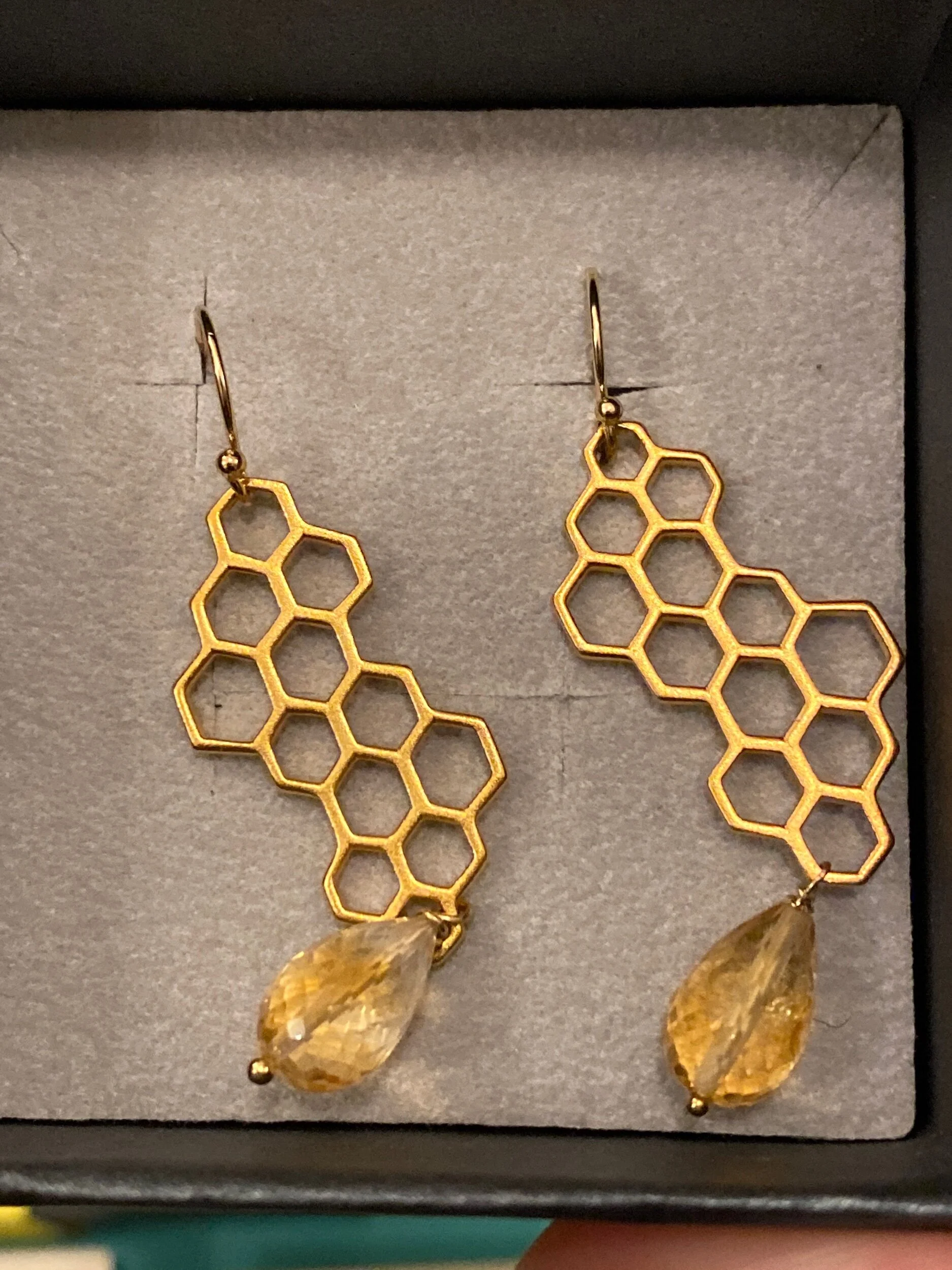 8AD9A565-BC9B-445E-89D2-18977BF279CB