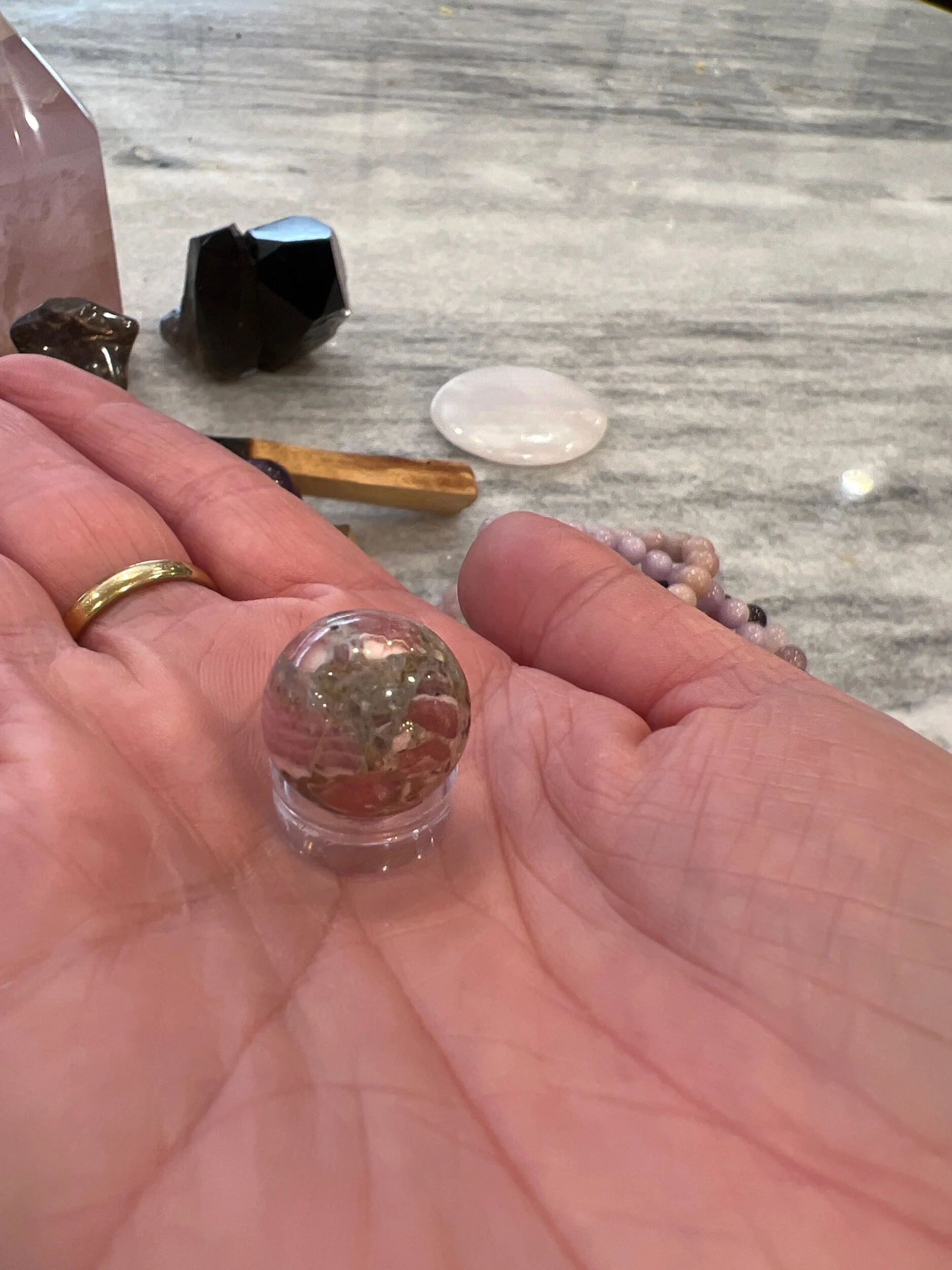 8C4403CE-6B30-482D-A6F3-A0C0C49F3FE2