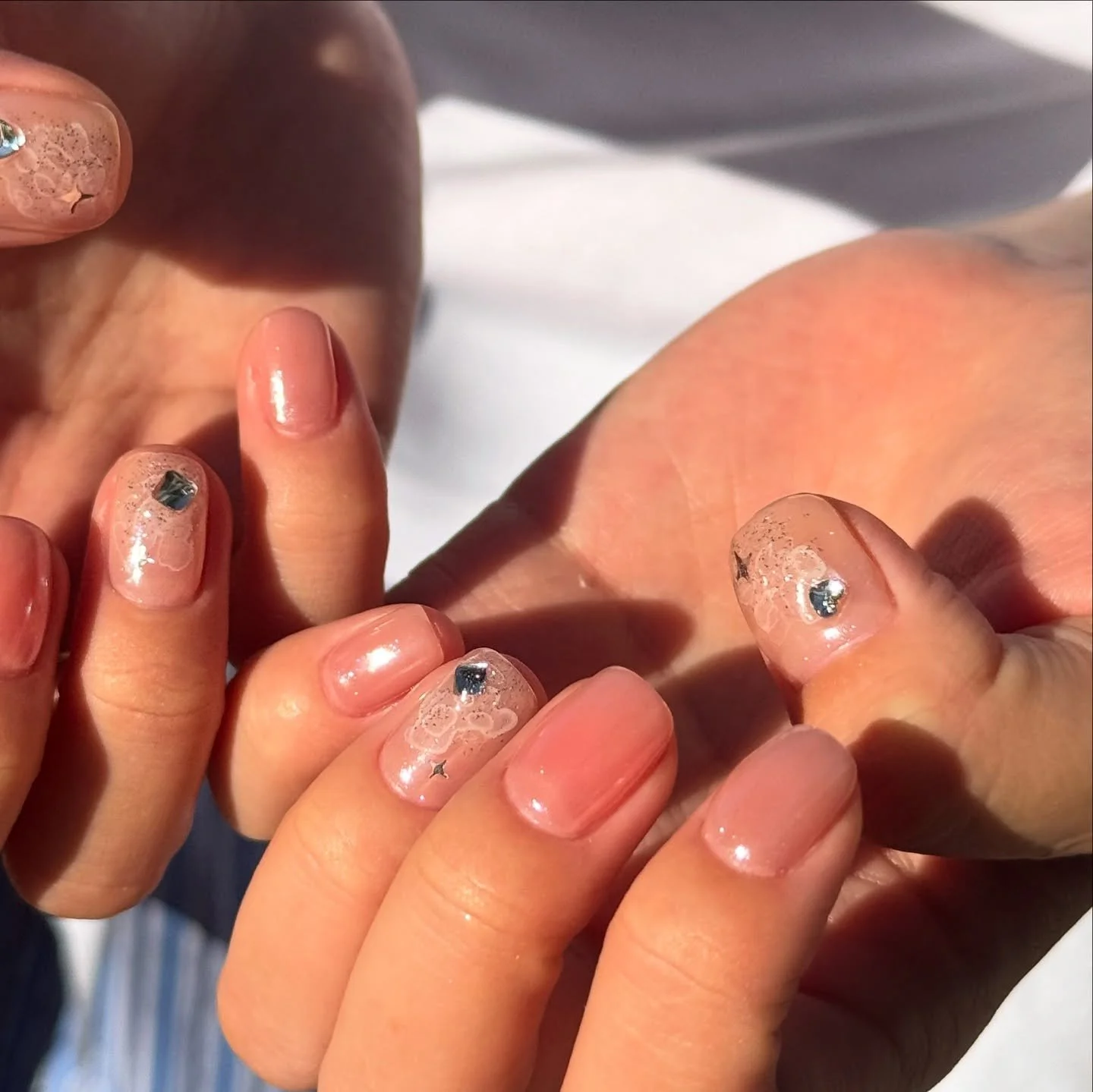 “Trendy nails, trendy you ✨”
#TrendyNails #ChicNails #NailGoals #NailStyle 
#ChromeNails #네일트렌드 #트렌디네일 #크롬네일 #데일리네일