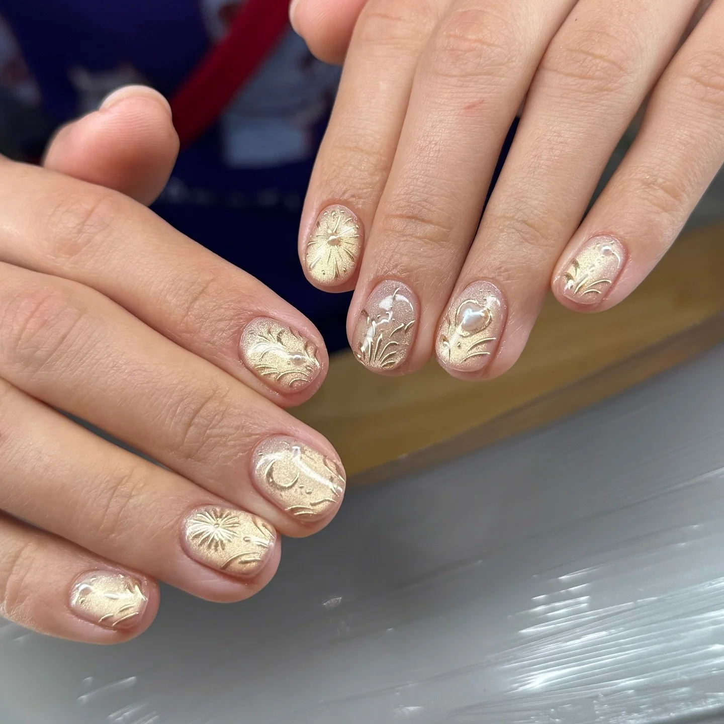 Shine different this season with magnetic chrome ✨
#KaysNails #MagneticChrome #ChromeNails #CatEyeNails #LuxuryNails #TrendyNails #TysonsNails #FairfaxNails #네일아트 #자석네일 #크롬네일 #美甲 #unasdecoradas