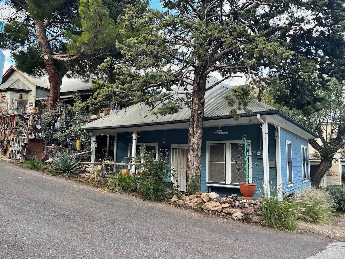 2 Beds - Eclectic Old Bisbee One-Bedroom Bungalow