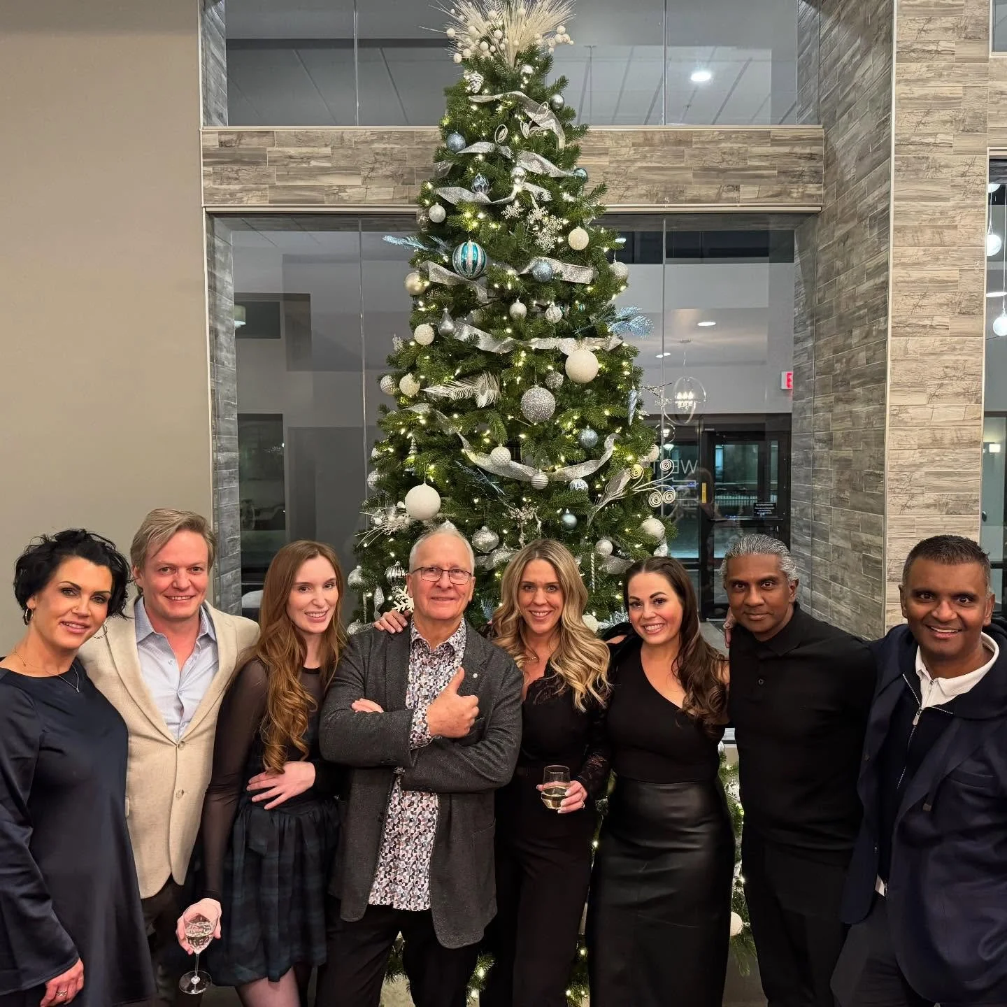 Happy Holidays from the CMC+ team! 🎄🥂