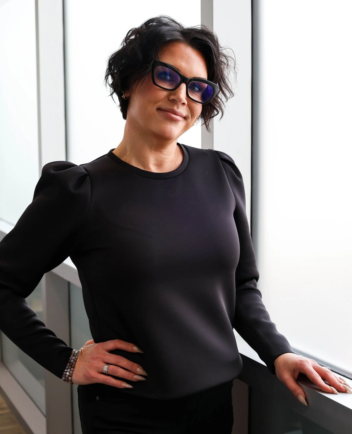 Meet Renee! ✨⁠
⁠
With a background that blends high-end beauty as a hairstylist and makeup artist with medical expertise as an X-ray Tech, Renee truly offers the best of both worlds. After taking time away to raise her three children, she&rsquo;s bac