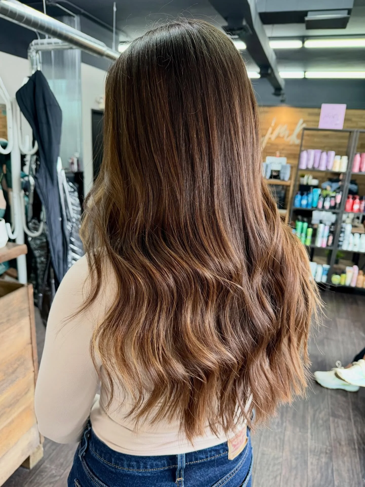 brunette with a sliver of dimension 🤎
.
.
#redken #brunettebalayage #behindthechair #michiganstylist #downtownsturgismichigan 

[Stylist/Angie]