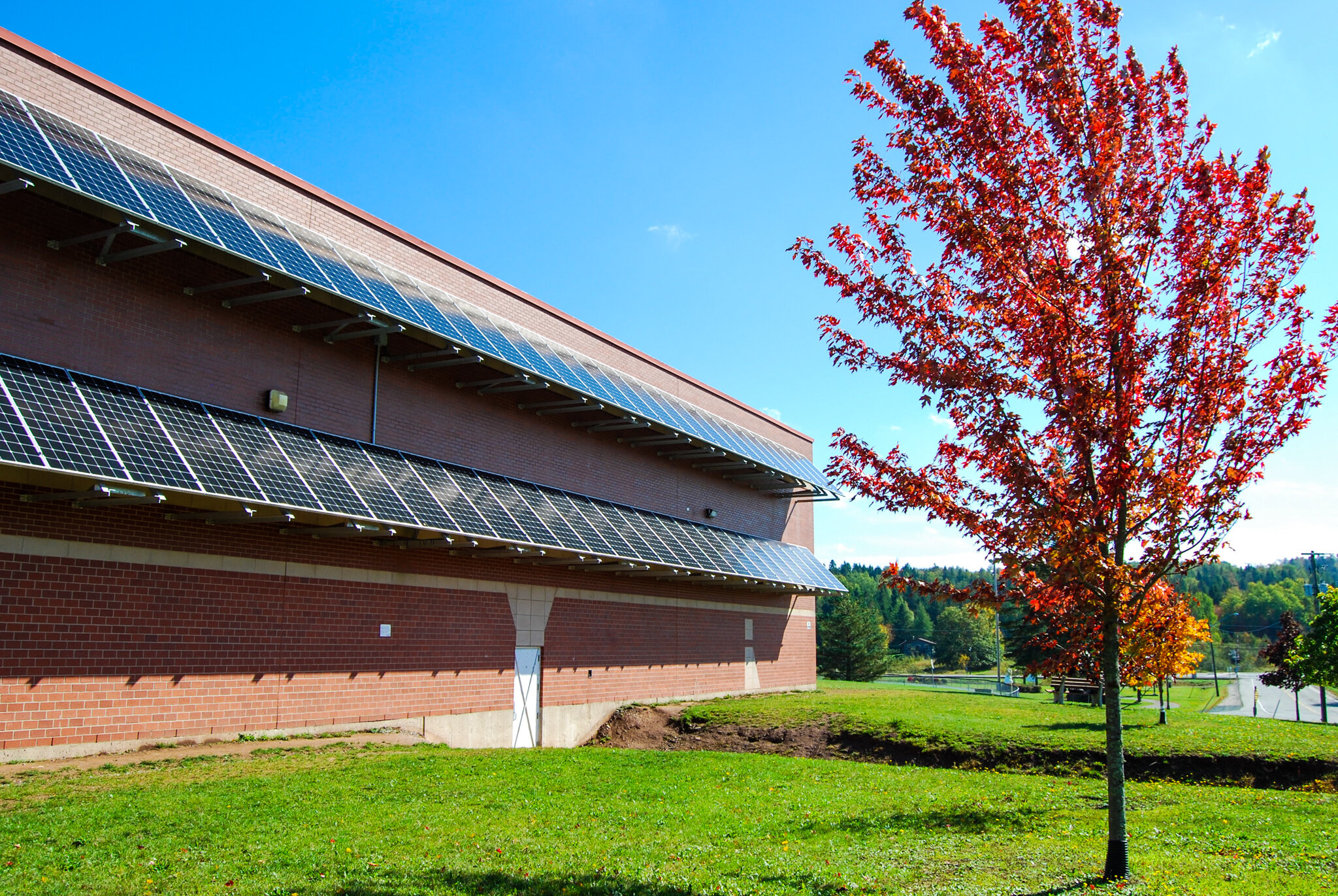 Hampton High School - 25.6 Kw solar array