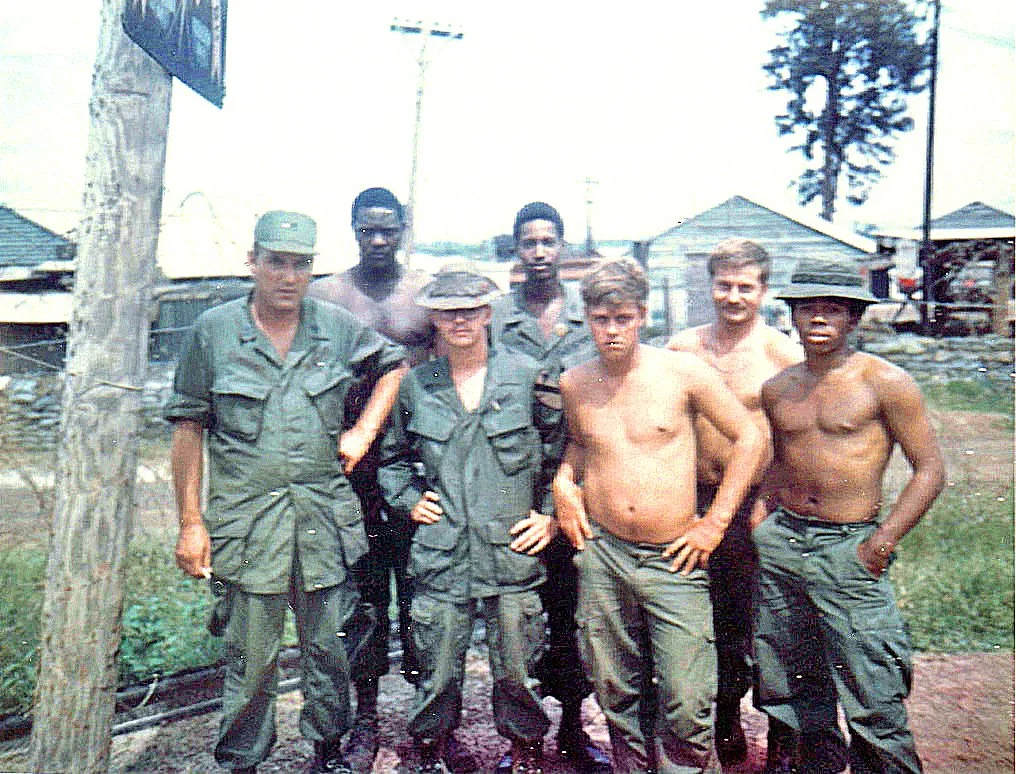 Elliott Jones Unit Vietnam_c.jpg