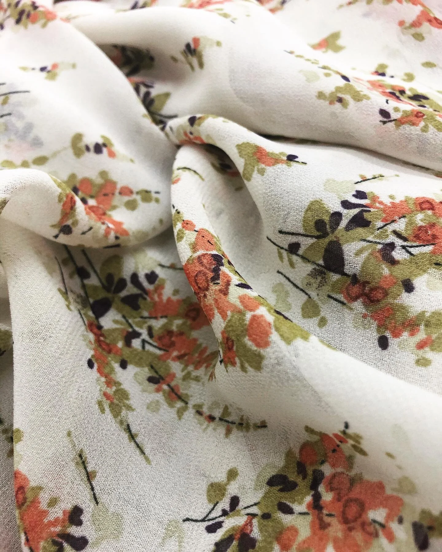 Starting the week off with this sweet floral 🌸🌼💕
.
.
.
.
.
.
#prodigytextiles #fabrics #rayon #cotton #floraldesign #fabricsupplier #textiles #thread #textilestudio #design #trendingfabrics #fashion #fabricstore #style #interiordesign #vintagestyle #fabricsamples #vintageinspired #fastfashion #digitalprint