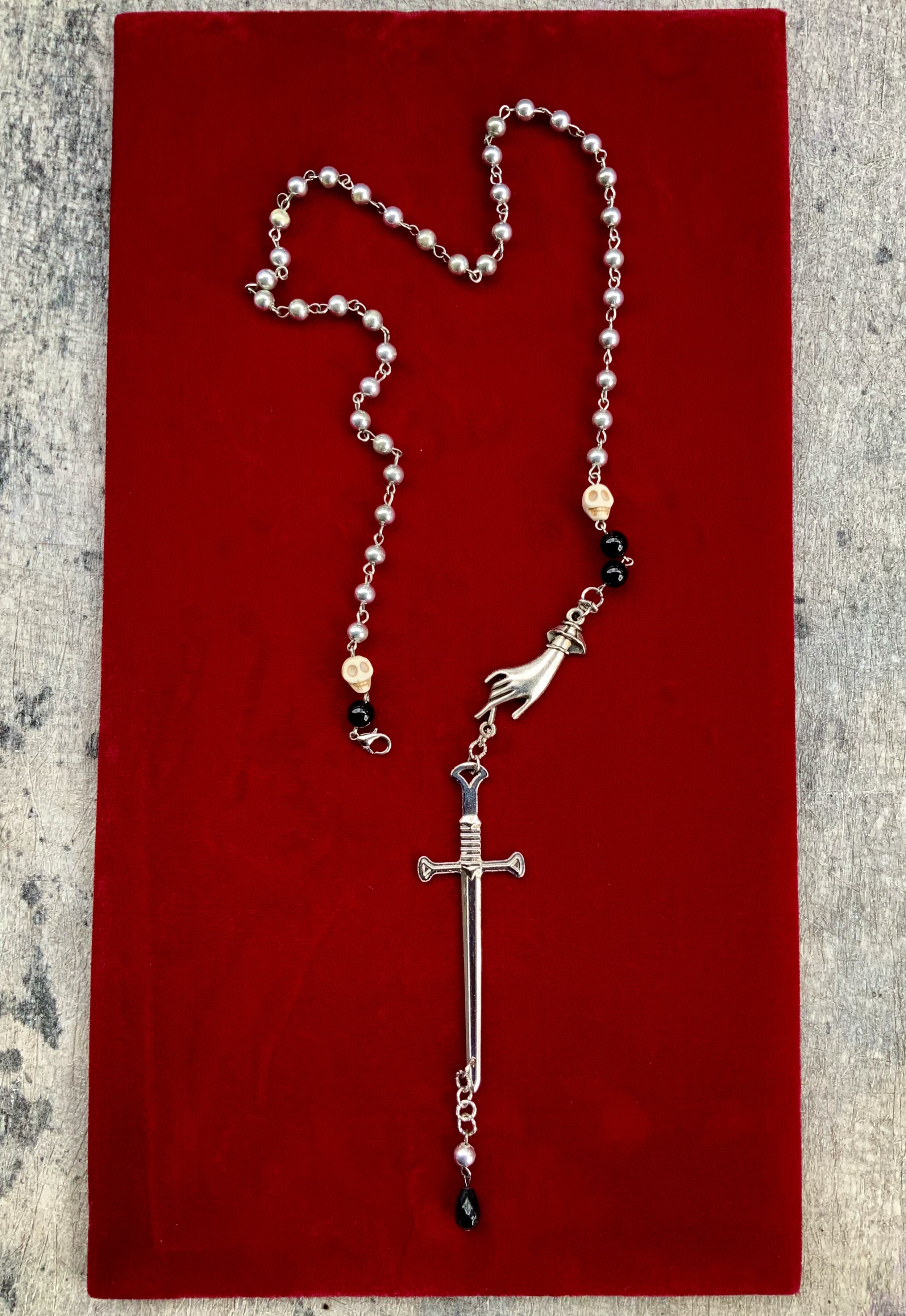 ~•𝕯𝖆𝖗𝕶𝖓𝖊𝖘𝖘 𝖘𝖑𝖆𝖞𝖊𝖗 𝕹𝖊𝖈𝕶𝖑𝖆𝖈𝖊•~