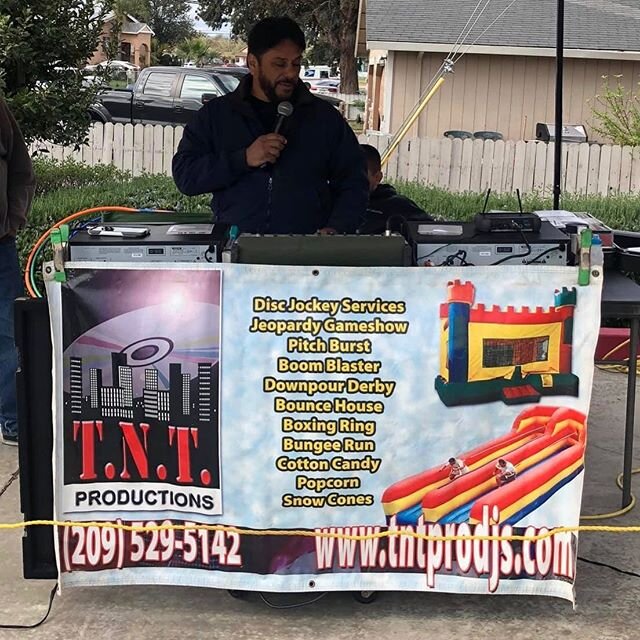 Carwash Fundraiser Held Today In Newman At AutoZone .
.
.

#fundraiser #tnt #carwash #djmusic #newman #autozone #tntprodjs #wash
#rainorshine #selfie