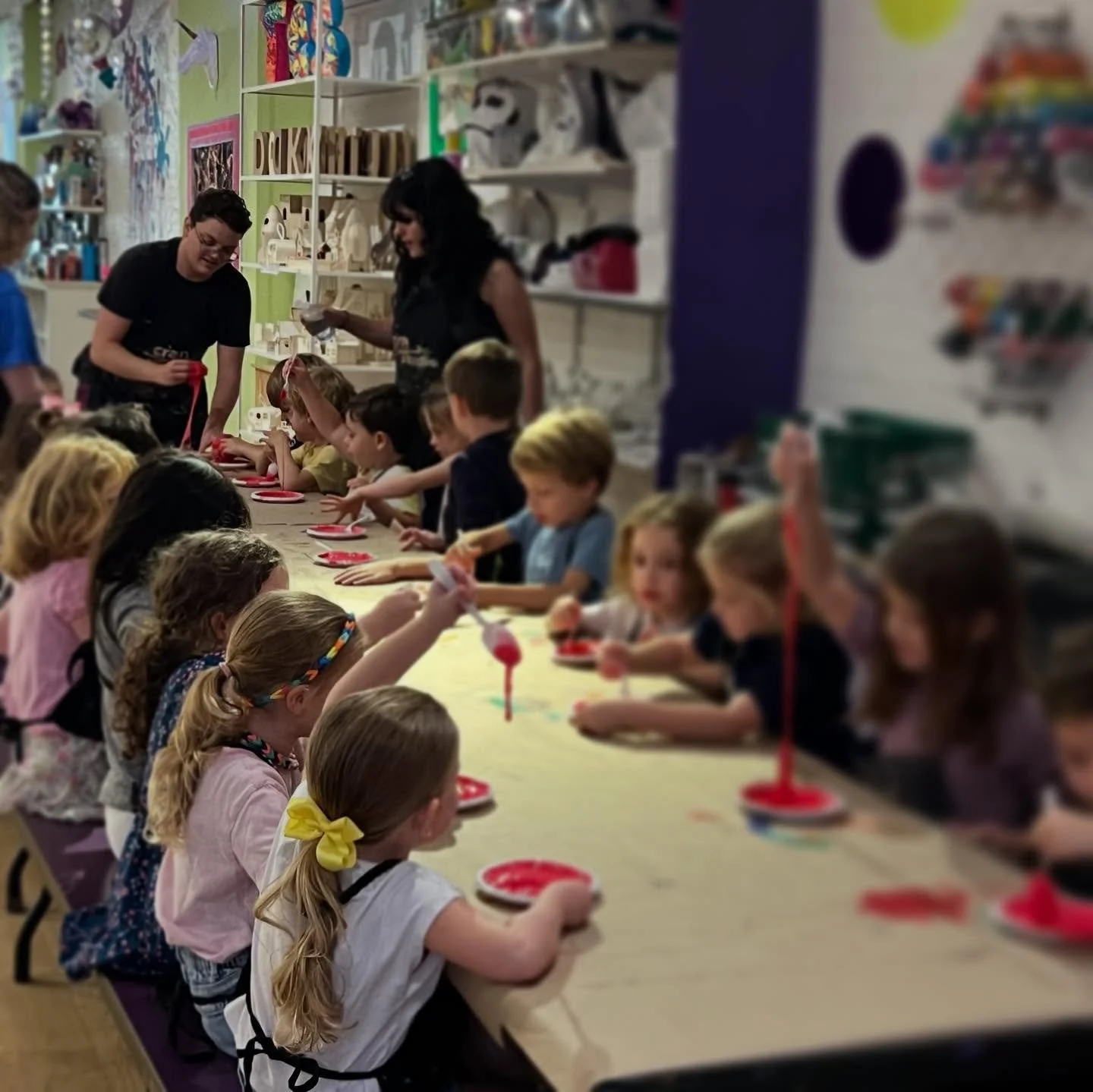 Day off of school magic in Tribeca 🪄🎨🖌️🫟! Have a day off of school coming up? Sign up for one of our mini camps and if we don&rsquo;t have one running that day we can organize a private group just for you! 
.
.
.
#tribeca #kids #parenting #dayoff