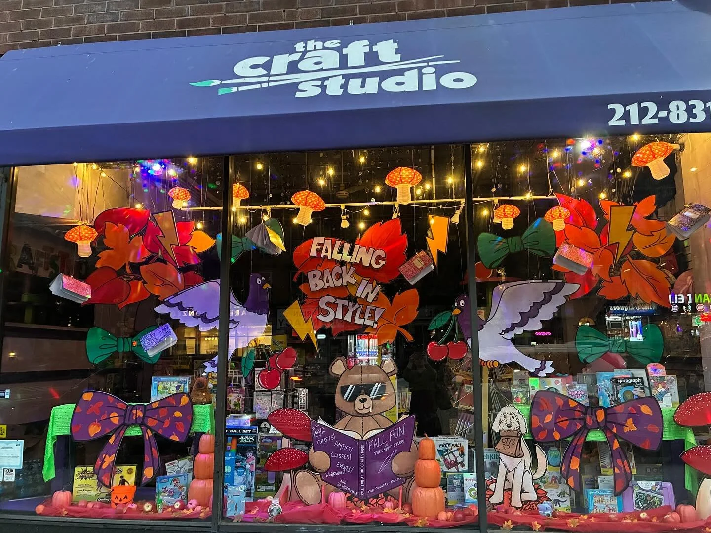 Day off of school of your dreams 😘🪄✨🫟🎨🖌️! Find a cooler vibe to let loose and ignite creativity in&hellip;.there isn&rsquo;t one!  Visit us in Tribeca or the UES for the most fun ever.
.
.
.
#dayoff #noschool #nyc #ues #tribeca #craft #art #pare