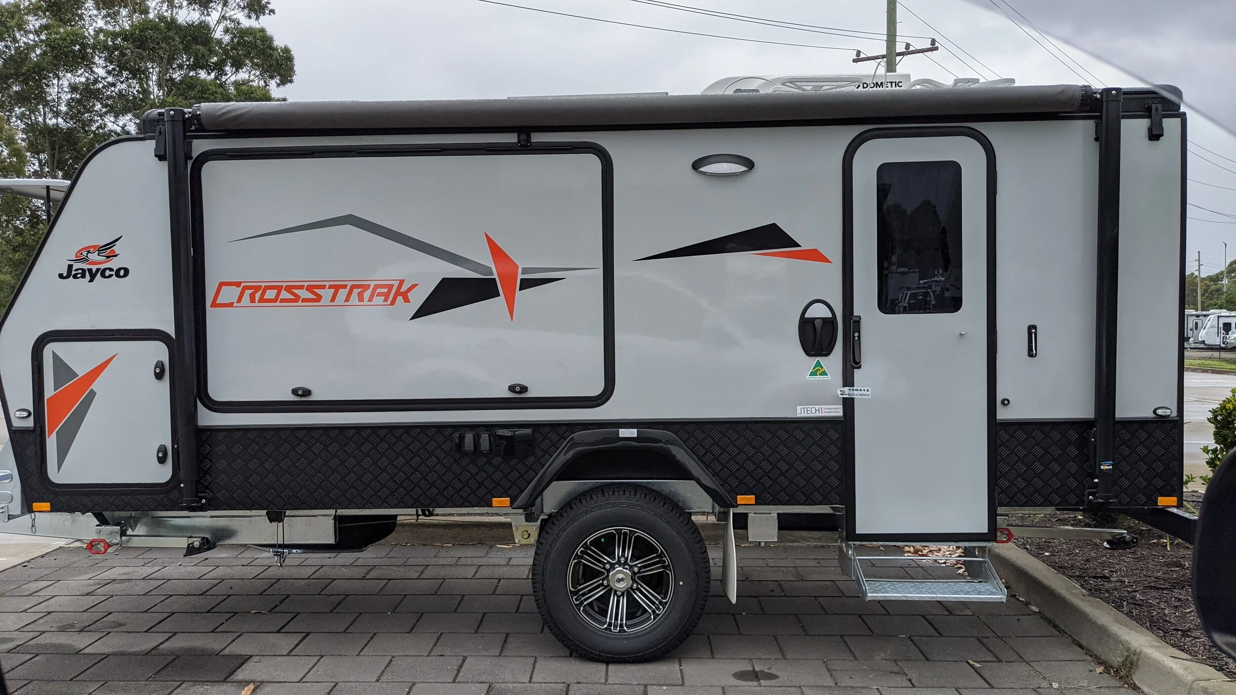 Did we just buy a caravan! A Jayco 16 foot Crosstrak (Ensuite) Hybrid
