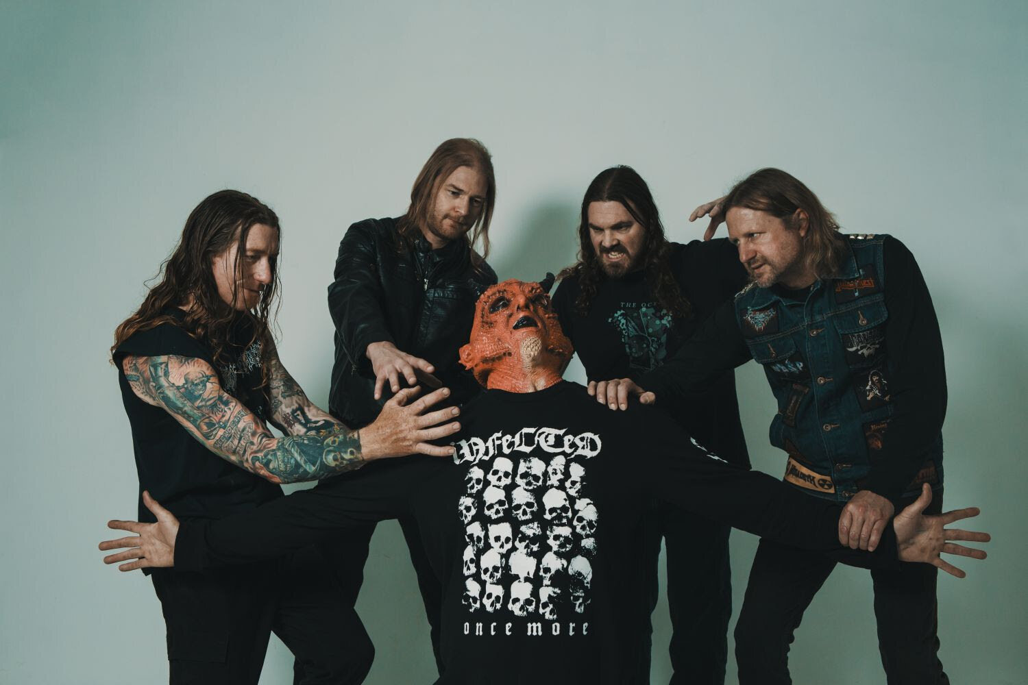 Innasanatorium released new video for "Show Me Your Scars"