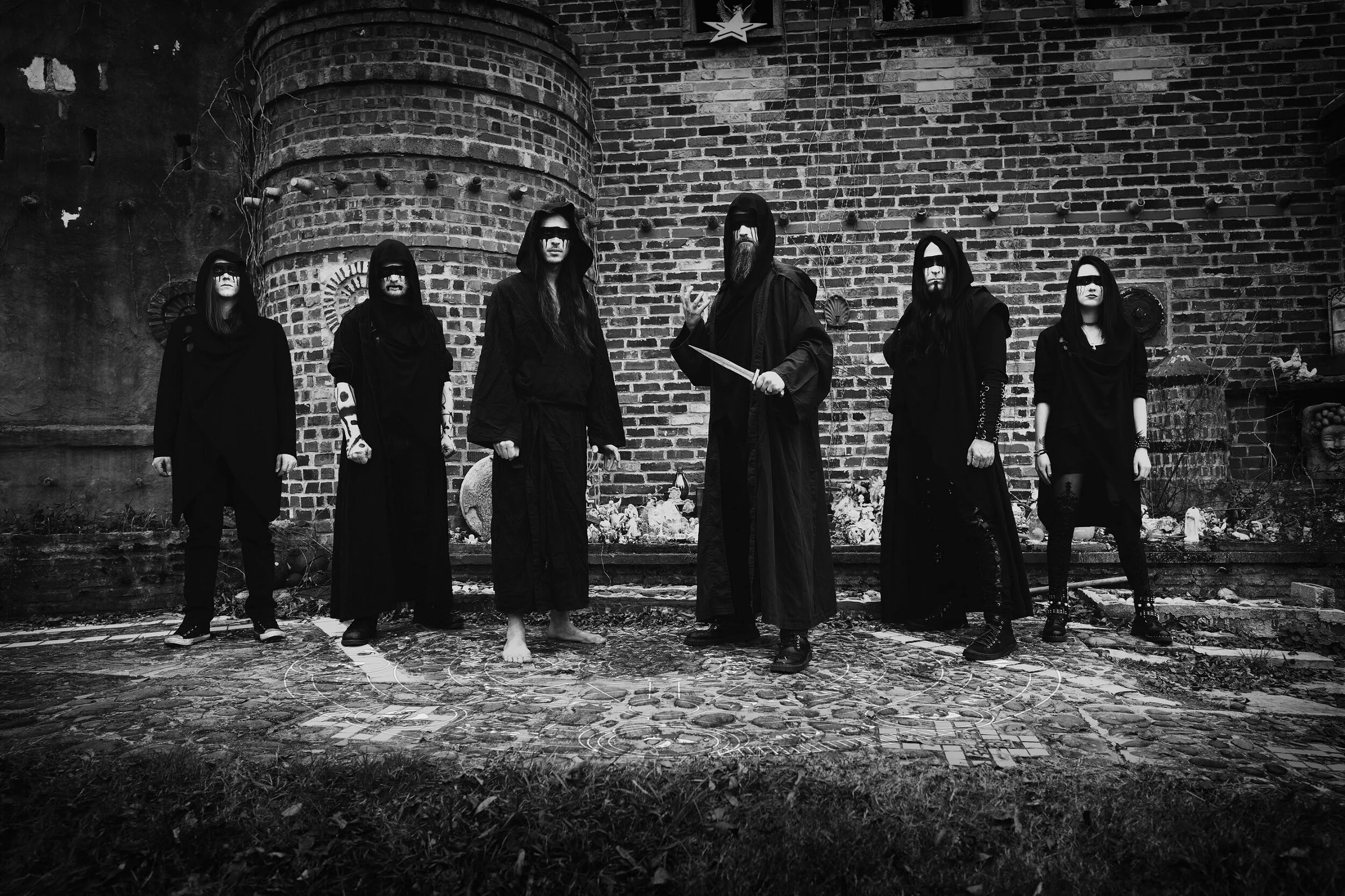 Catch a glimpse of madness with Summoner’s Circle's new song “Of Black Horizons”