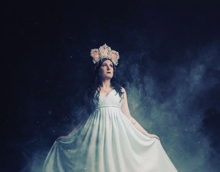 Lindsay Schoolcraft Releases New Video for "Twin Flame"