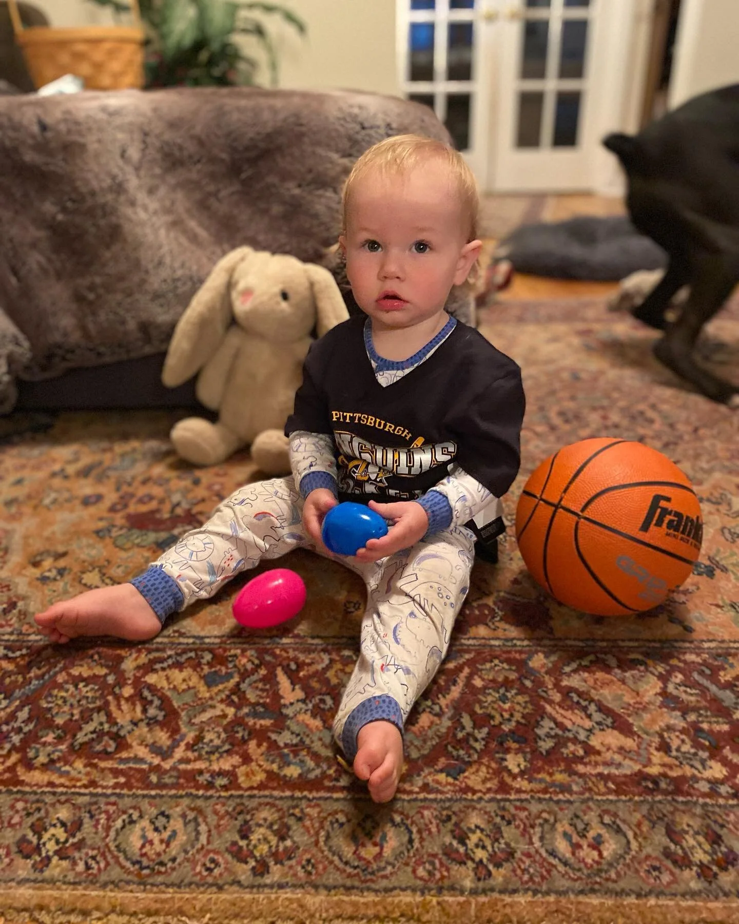 Lots of firsts in this photo! First Pittsburgh Penguins Gear, First Basketball🏀 , First Easter 🐣 

Happy Easter 🐰 💝