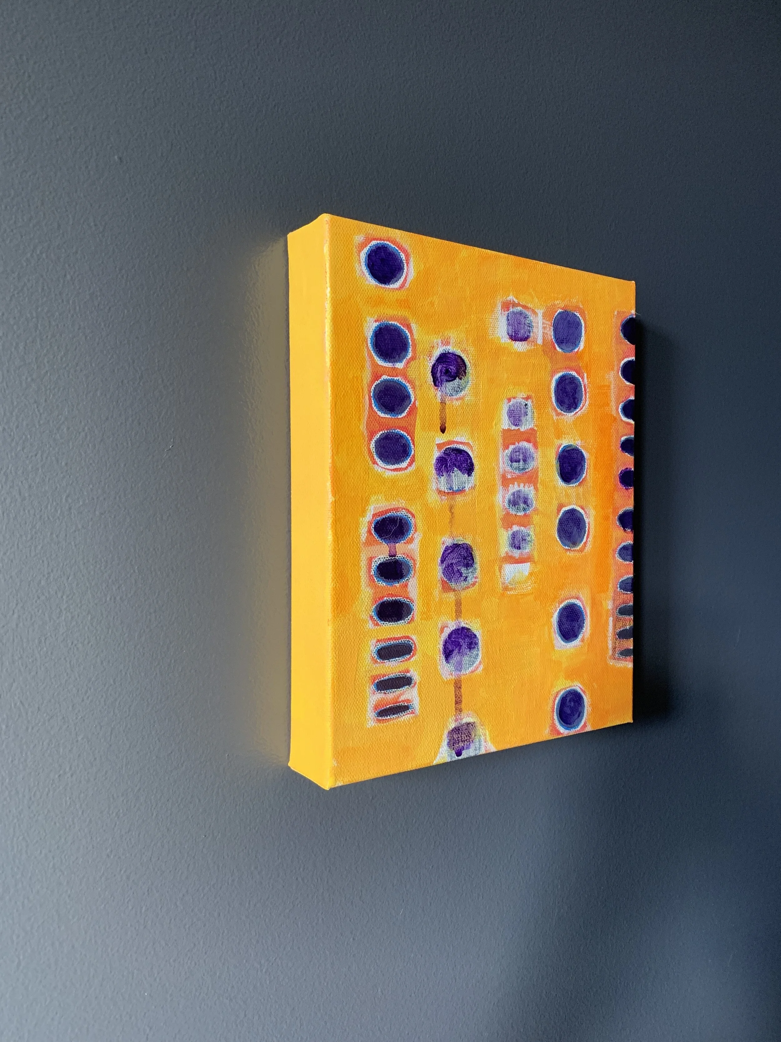  Viewing depicting the 1.5 in gallery wrapped canvas. 