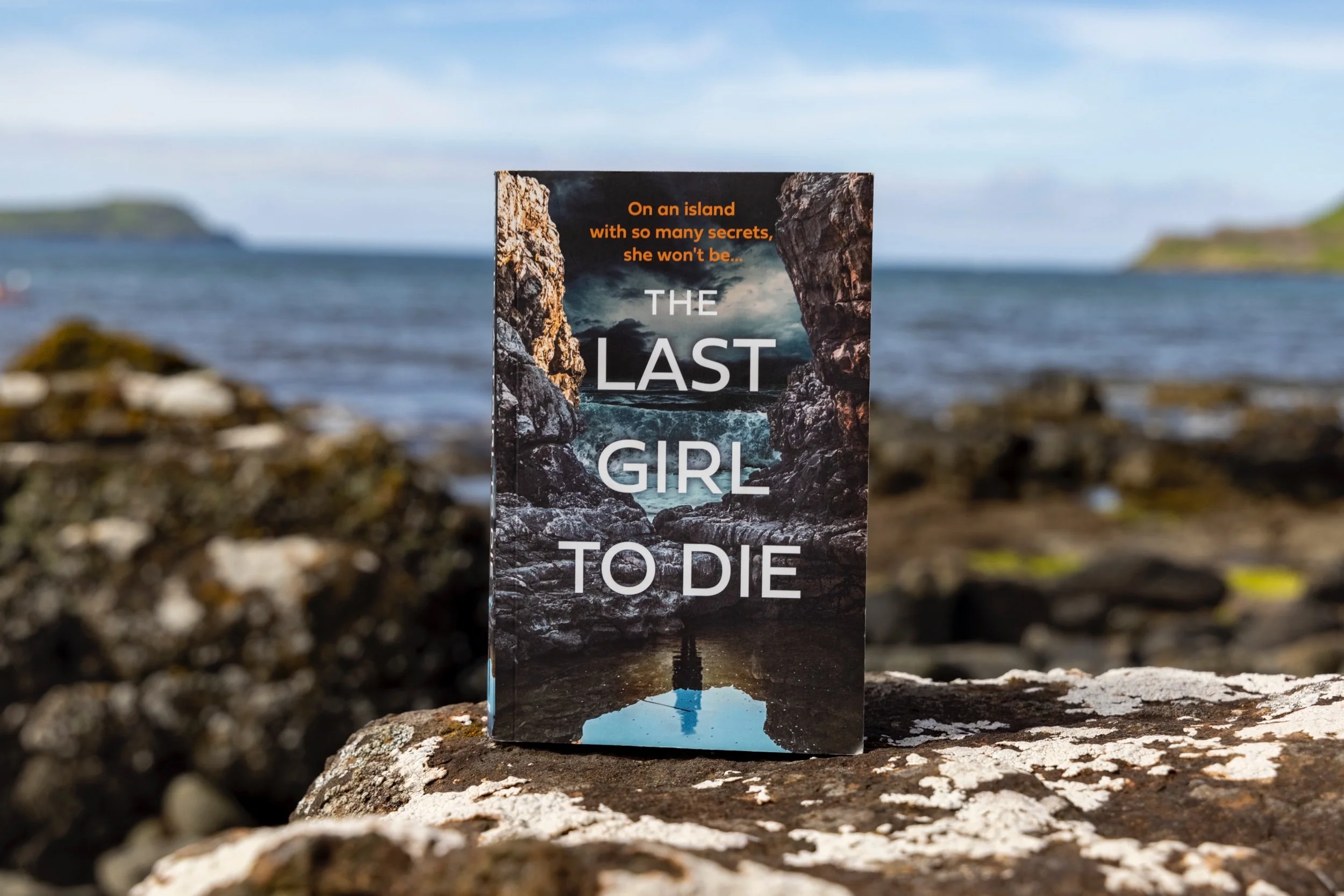 The Last Girl To Die by Helen Fields