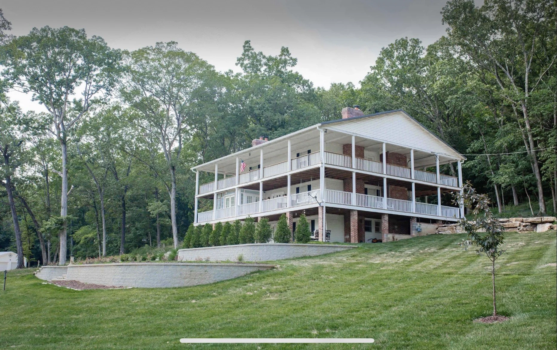 Knotting Hills Wedding + Event Venue