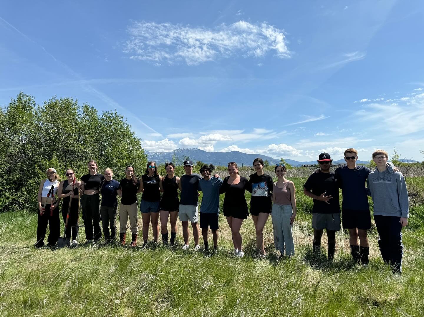 The cross-town rivalry takes on a new cause! 🌱

National Honor Society students from Gallatin High and Bozeman High stepped up this week, volunteering back-to-back days to stake willows and mulch native trees and shrubs.

Thanks to both of these ama