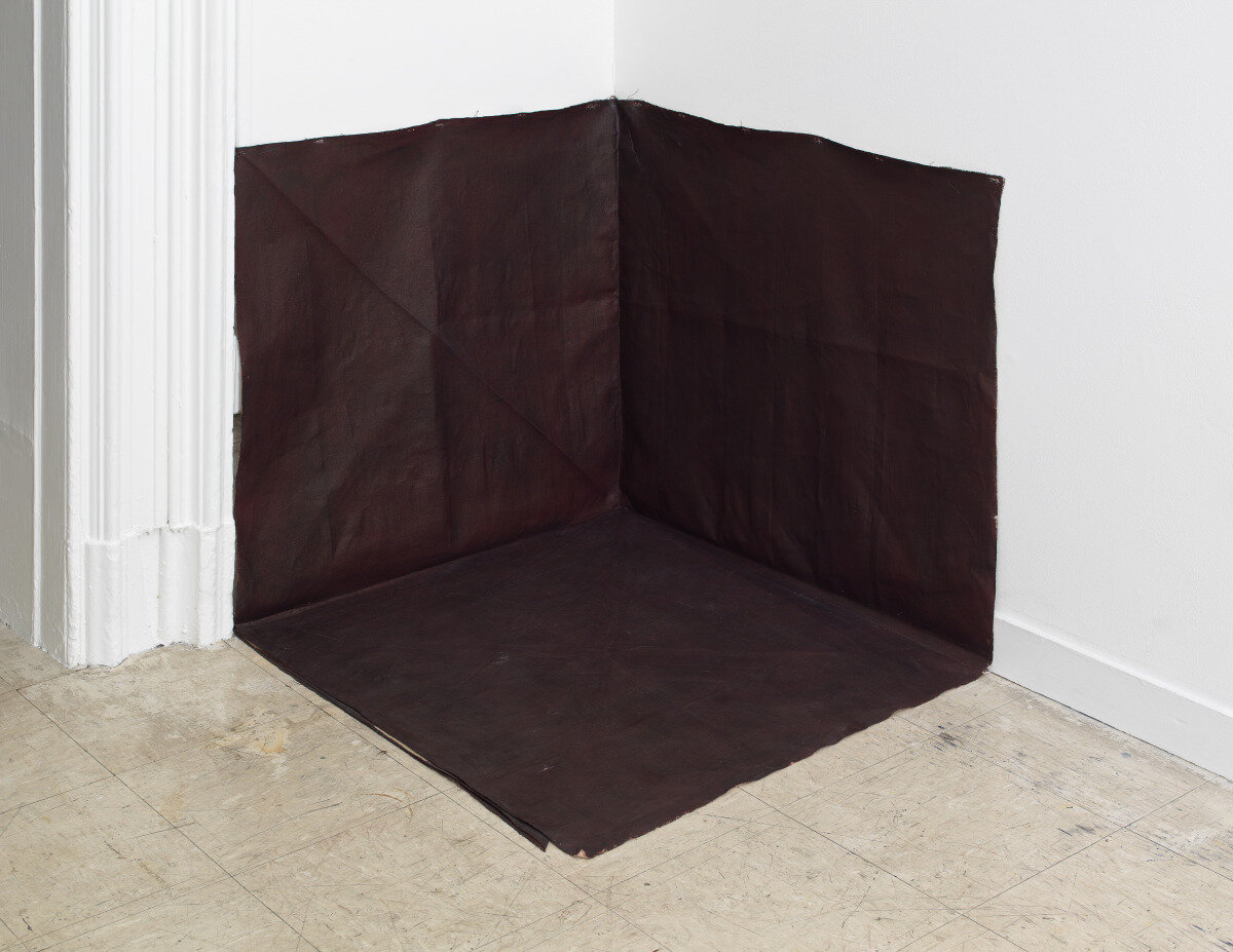  Alizarin Crimson, corner piece, 1974, 29.5 x 32 x 34.5 inches, oil on canvas 