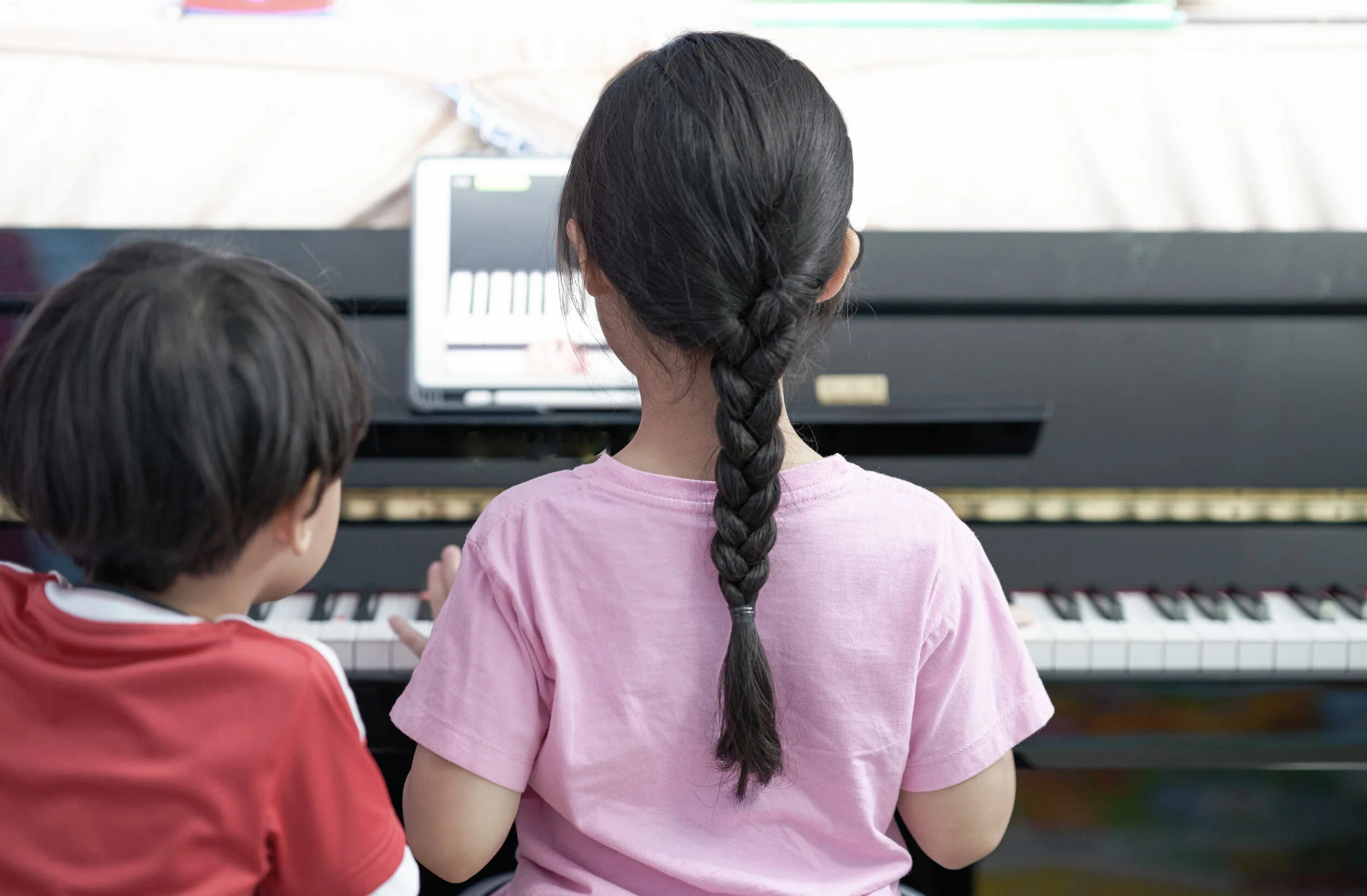 Online piano lessons.jpeg