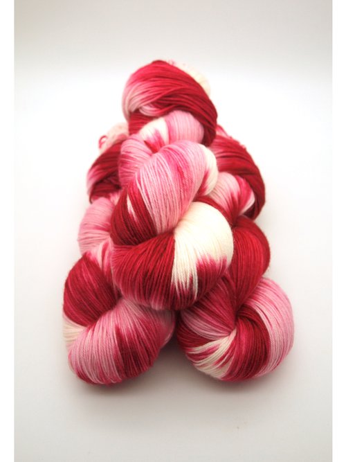 Red, Pink + White Eyelash Yarn Bundle – Make & Mend