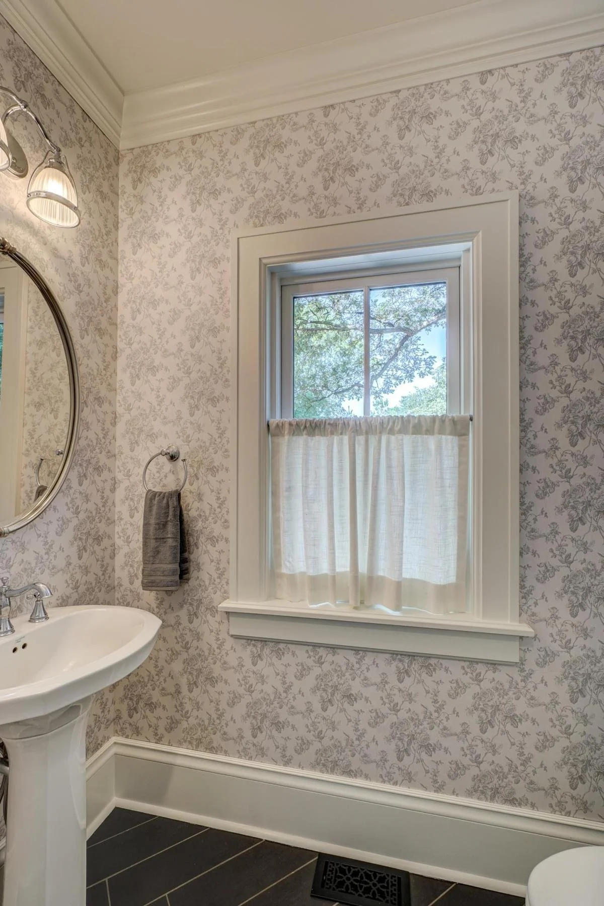 6242391-150-single-family-home-81.lg.jpeg