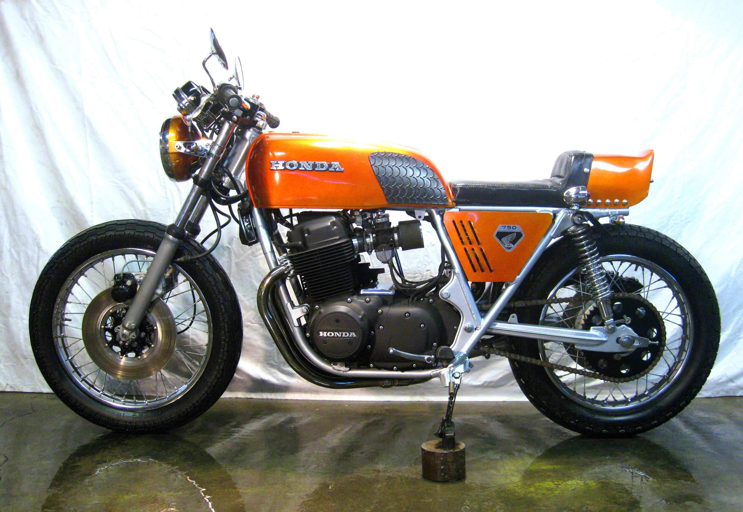 orange cb750 cafe left edited.jpg