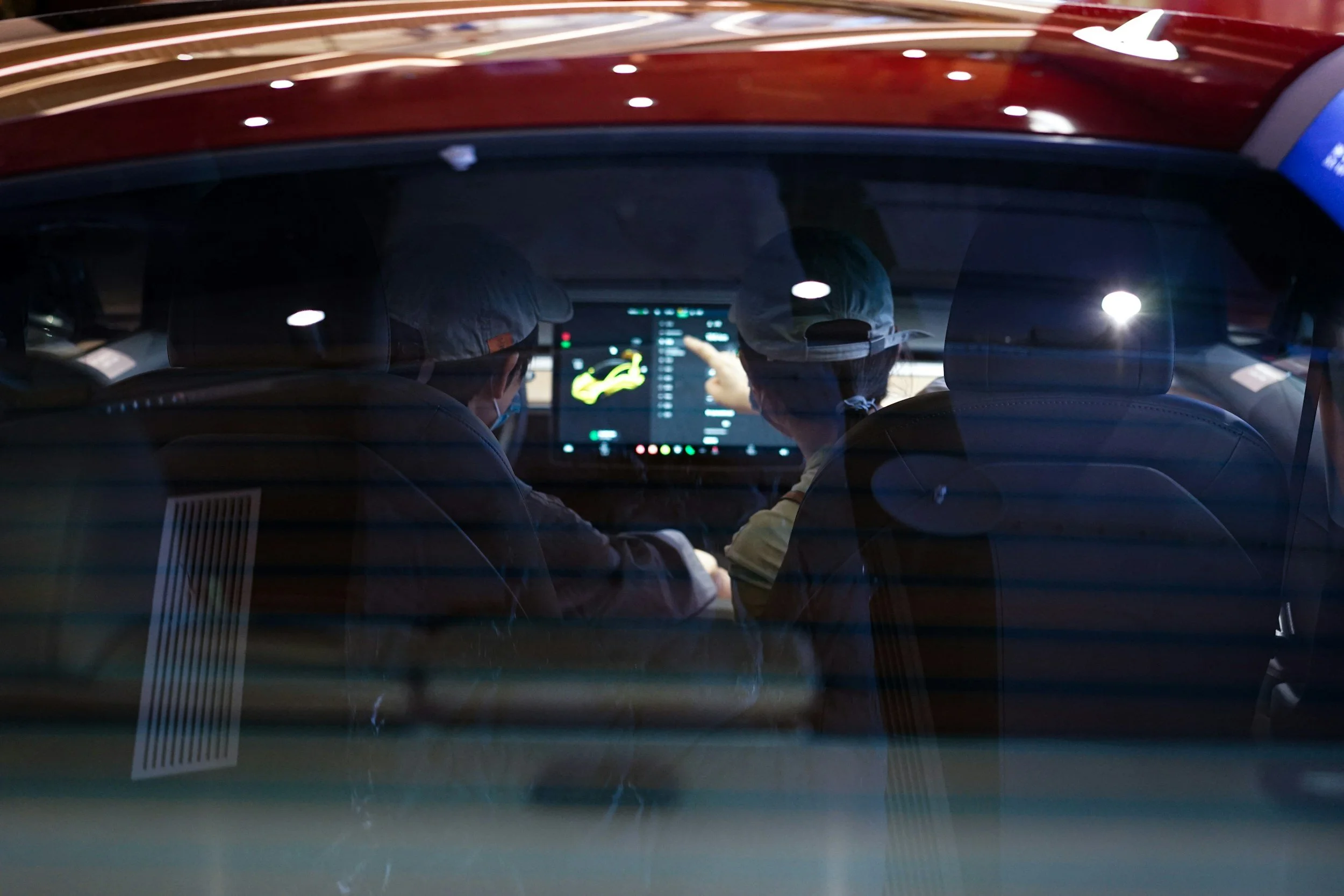 Social Media Campaign Case Study: AutoSense driver distraction poll