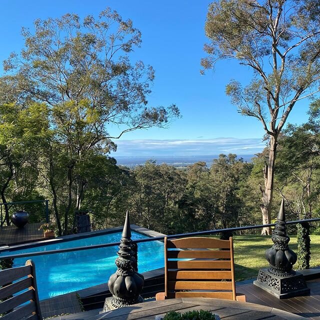 A perfect start to a busy day of showing acreages around the district. &lsquo;Dadirri&rsquo; has such an amazing aura with breathtaking views. The resort-style home and the sound of the bellbirds evokes such a calming feeling. 👌 
Next stop another &
