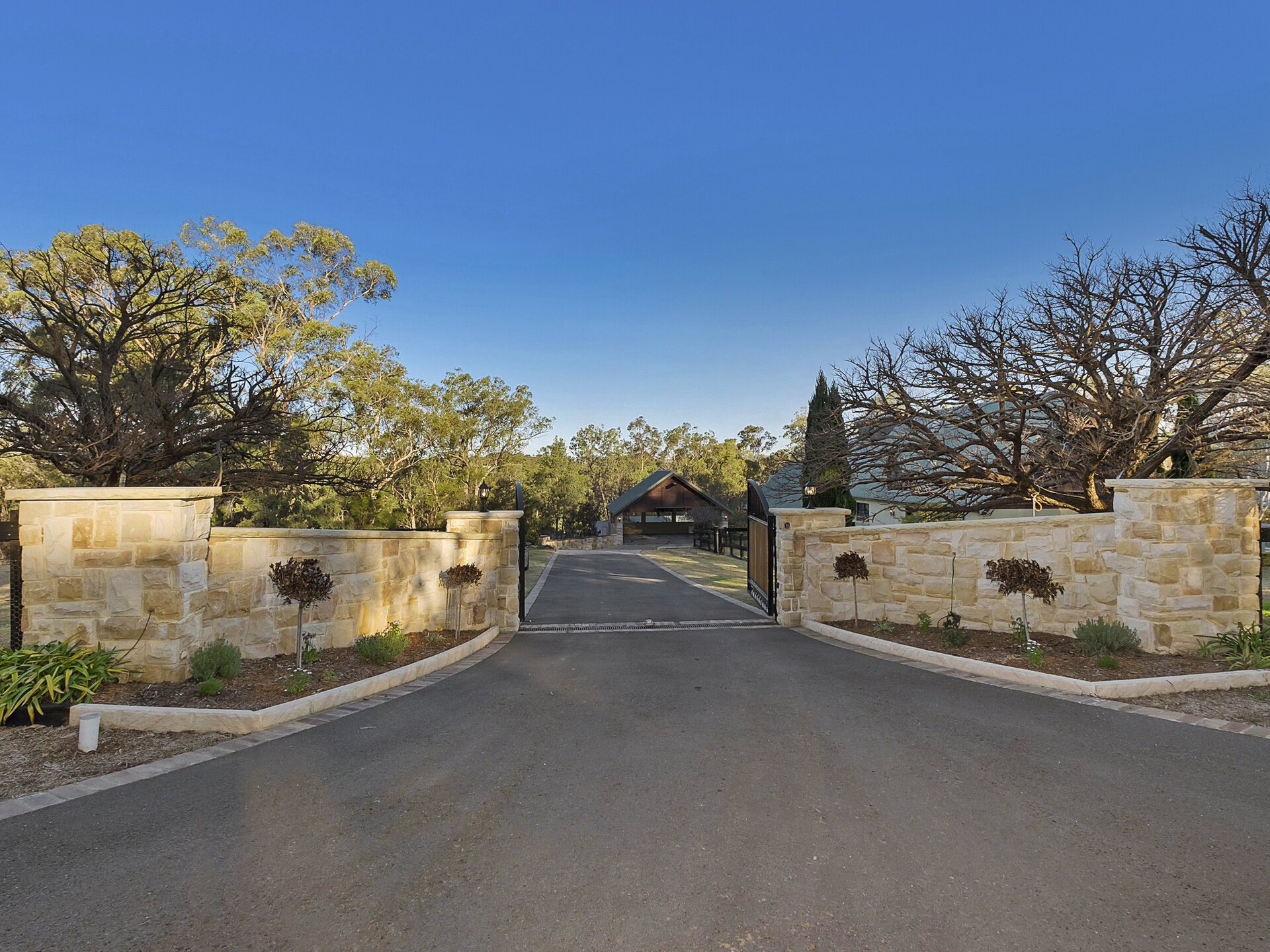 001_Open2view_ID526142-10_Bennelong_Place_East_Kurrajong.jpg