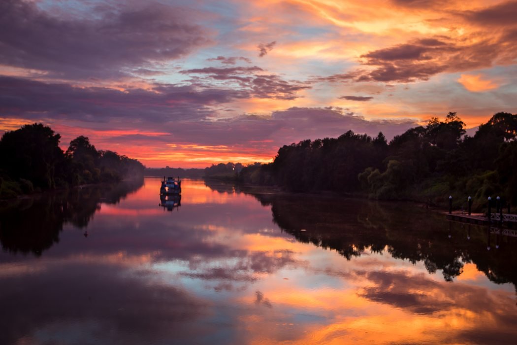 windsor-paddle-boat-sunrise-australia.jpg