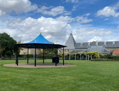 🎶 A Summer Afternoon of Music by the Bandstand! 🎶
