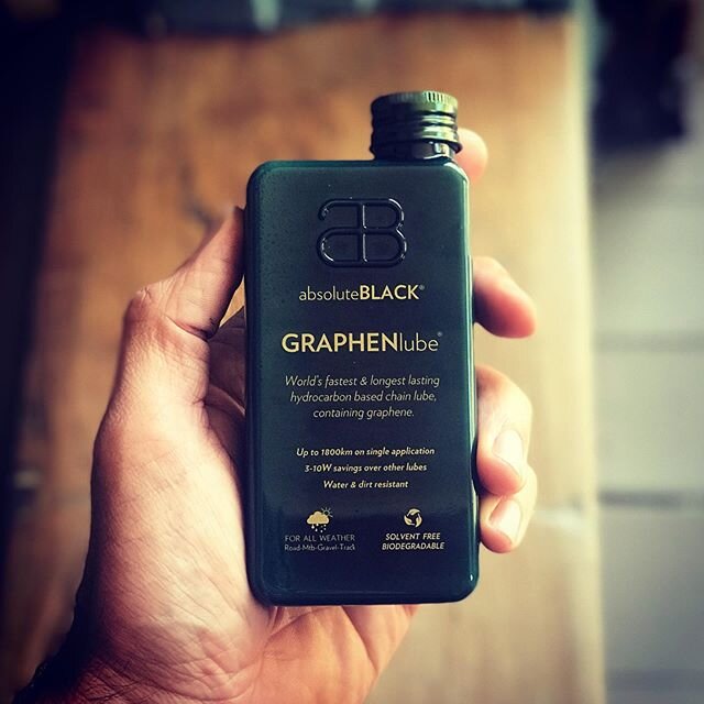 Graphene ➕ Wax = #GRAPHENlube from @absoluteblack.cc // This chain sauce has been supplied, under a veil of secrecy, to a number of Pro Tour teams, and today it becomes available to regular humans who have a particular need for speed. And durability.