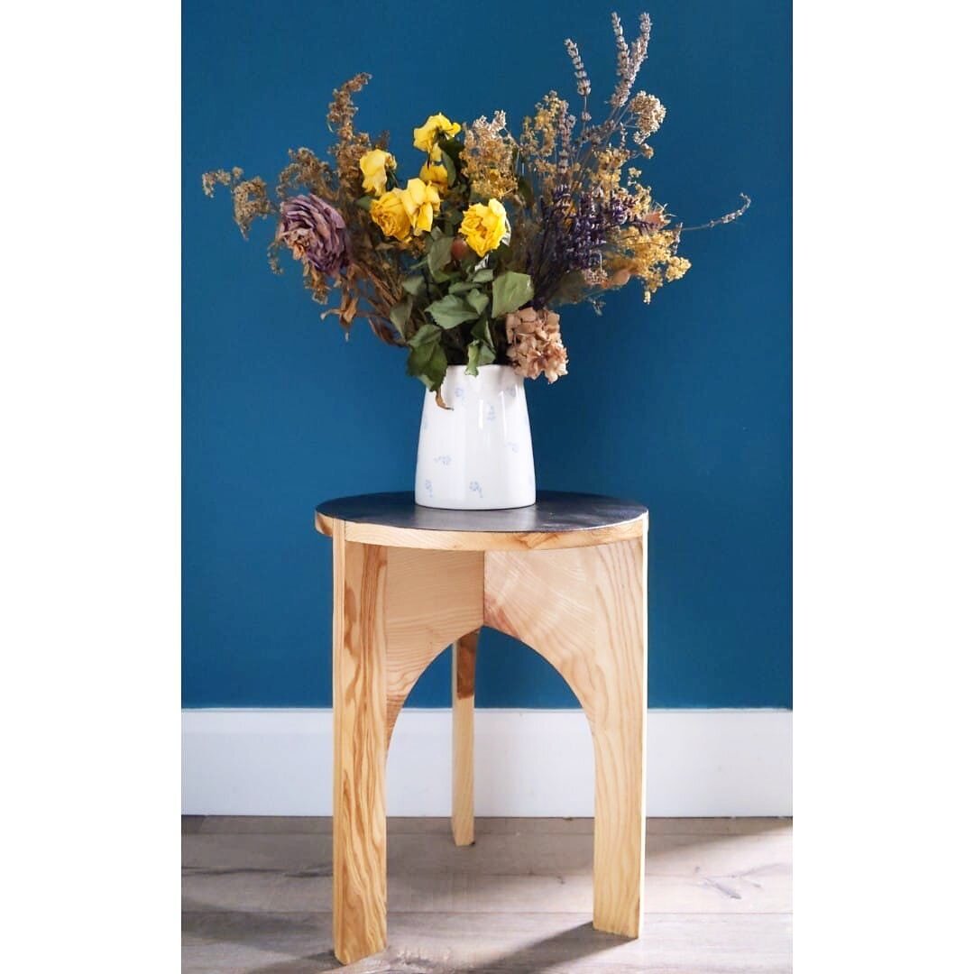 Hope everyone is having a nice weekend.

Rust table in solid ash. 
Photo by @muirbag 

#plywoodfurniture #irishdesign #furnituredesign #furnituredetails #loveirishmarkets #furniture #madeinireland #birchplywood #birchply #homedecor #interiordesign #i