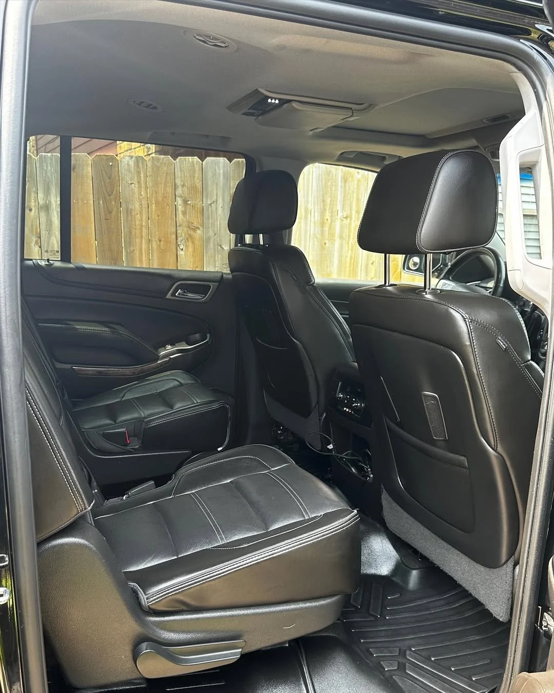 Love a clean interior 😎Book an Interior Detailing online today! •••#yourcarisdirty #mercurymobi (1).jpg